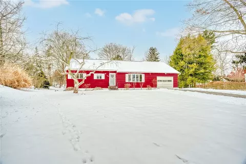 146 Lysander Dr, Rochester, NY 14623