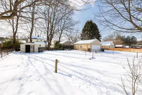 83 Durand Dr, Irondequoit, NY 14622 photo 2