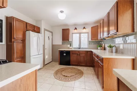 83 Durand Dr, Irondequoit, NY 14622 photo 11