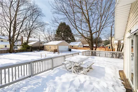 83 Durand Dr, Irondequoit, NY 14622 photo 4