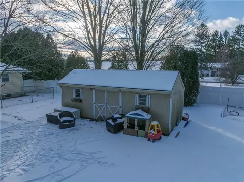 Exterior - 6 Mountview Rd W, Bath, NY 14810 photo 2 of 2