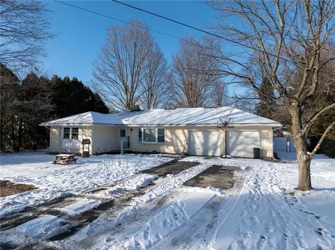 6 Mountview Rd W, Bath, NY 14810