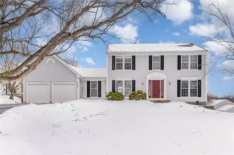 3297 Eagles Roost Ln, Macedon, NY 14502