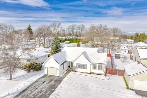 30 Perrigo St, Irondequoit, NY 14609 photo 2