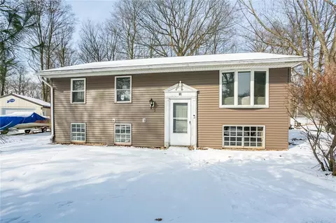 19 Somerset Ln, Victor, NY 14564