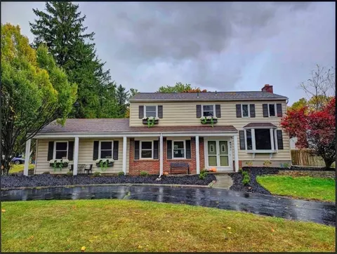 981 Pear Tree Ln, Webster, NY 14580