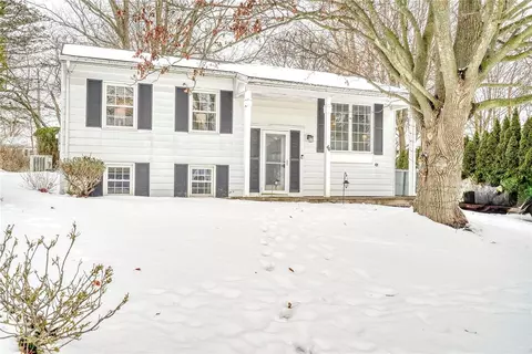 44 Kent Dr, Victor, NY 14564