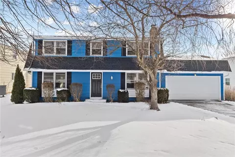 32 Otterden Ln, Perinton, NY 14450