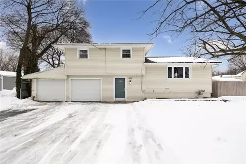 305 Auburn Ave, Gates, NY 14606