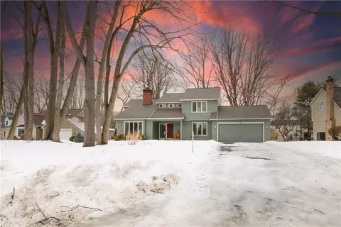 12 Shelter Creek Ln, Perinton, NY 14450