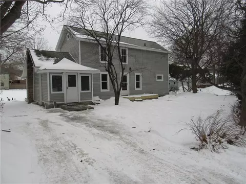3 Scott St, Lyons, NY 14489