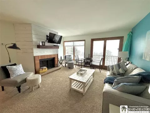 42 Oneida Dr Bld E, Mayville, NY 14757