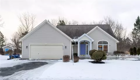 1721 Parkside Pl, Lima, NY 14485