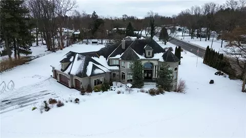 421 Lake Rd, Webster, NY 14580