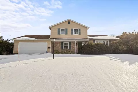 1 Sugarmills Cir, Perinton, NY 14450