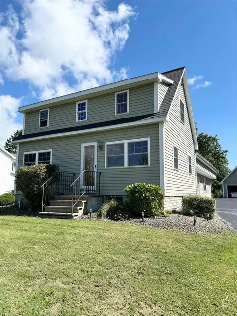 7242 State Street Rd, Throop, NY 13021