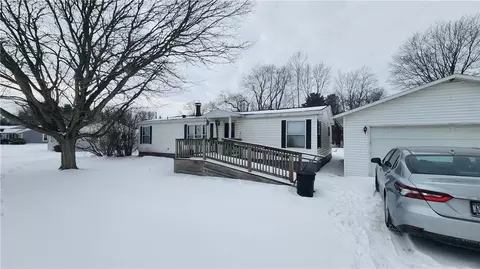 6203 Bluefield Rd, Aurelius, NY 13021