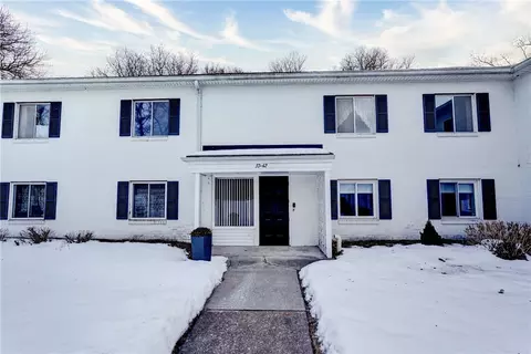 40 Lost Mountain Trl, Rochester, NY 14625