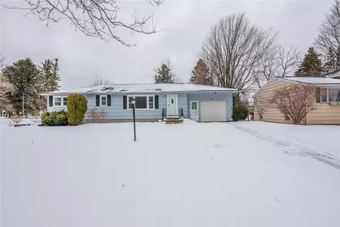 4 Silver Birch Dr, Gates, NY 14624