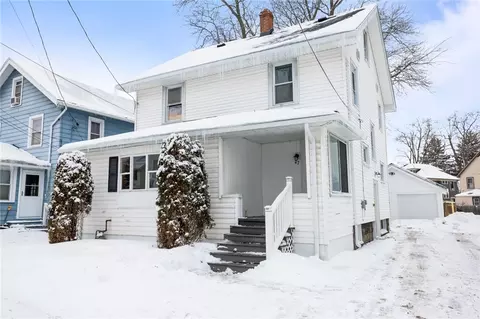 47 Oak St, Batavia, NY 14020