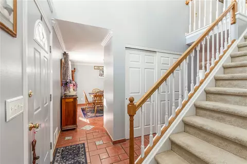 33 Hazel Bark Run, Gates, NY 14606 photo 4