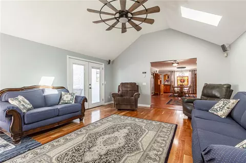 33 Hazel Bark Run, Gates, NY 14606 photo 12