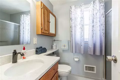 33 Hazel Bark Run, Gates, NY 14606 photo 18