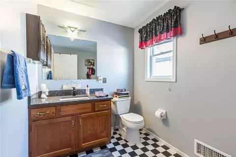 33 Hazel Bark Run, Gates, NY 14606 photo 15