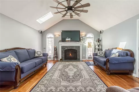 33 Hazel Bark Run, Gates, NY 14606 photo 11