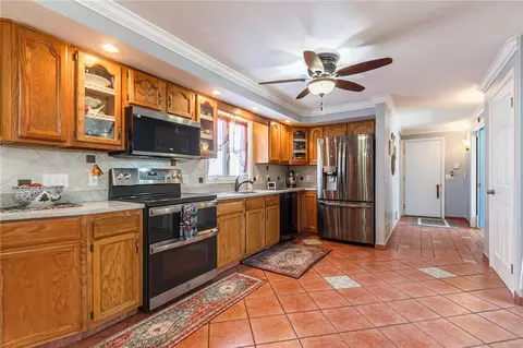 33 Hazel Bark Run, Gates, NY 14606 photo 9