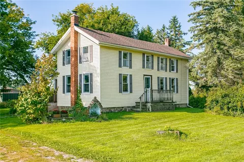 7174 Woodruff Rd, Lima, NY 14485