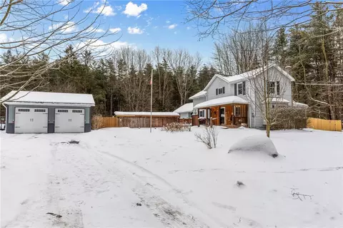 875 Curran Rd, Shortsville, NY 14548