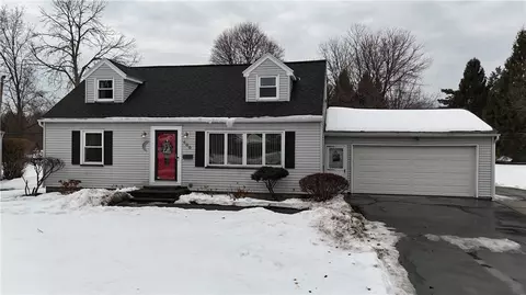 449 Lake Meadow Dr, Greece, NY 14612