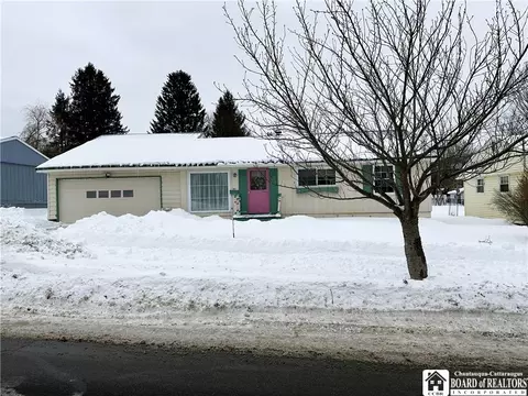 264 King St, Jamestown, NY 14701