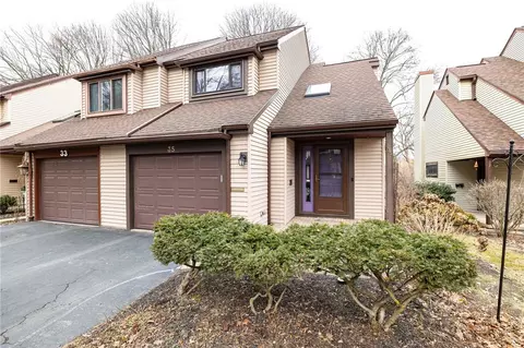 35 Menlo Pl, Rochester, NY 14620