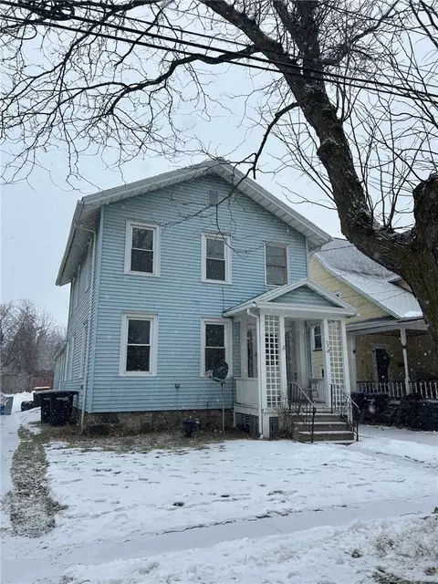 92 Chapin St, Canandaigua, NY 14424