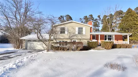 8 Hickory Pl, Seneca Falls, NY 13148