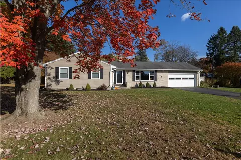 4 Wynnwood Dr, Big Flats, NY 14814