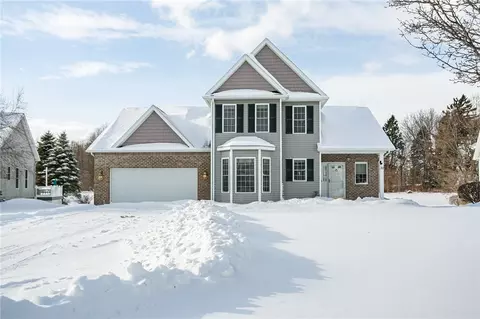 30 Peaceful Harbor Ln, Webster, NY 14580