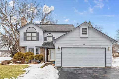 44 Fieldstone Ln, West Henrietta, NY 14586