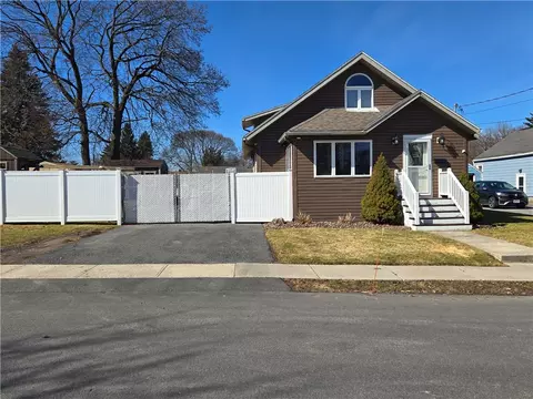 7 Rochester St, Auburn, NY 13021