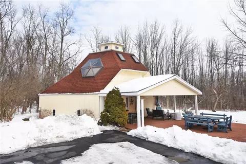 3150 Wiedrick Rd, Walworth, NY 14568