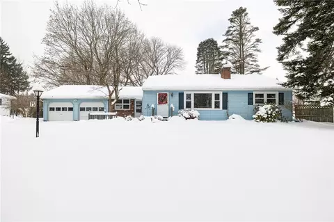 75 Horizon Dr, Rochester, NY 14625