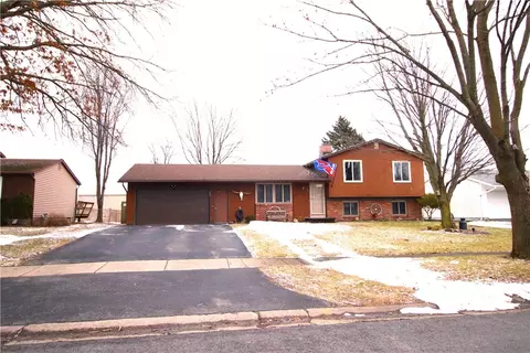 165 Kencrest Dr, Gates, NY 14606