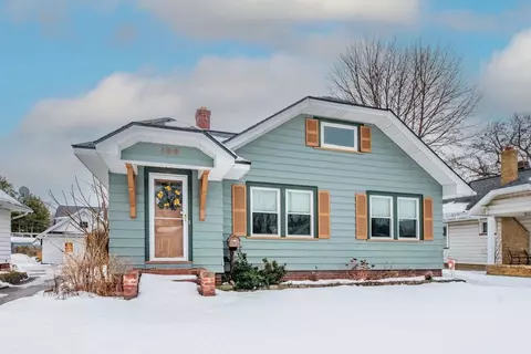 100 Wendhurst Dr, Greece, NY 14616