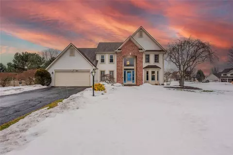 1477 Chigwell Ln N, Webster, NY 14580