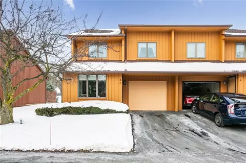 3 Treetop Dr, Perinton, NY 14450