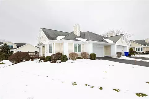 39 Old Settlers Dr, Pittsford, NY 14534