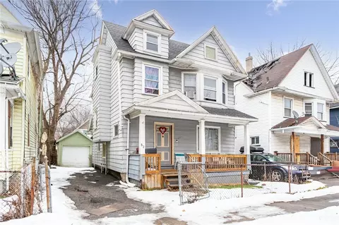 82 Roycroft Dr, Rochester, NY 14621