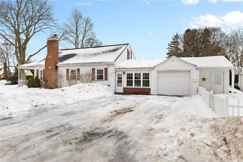 126 Salem Rd, Irondequoit, NY 14622 photo 4